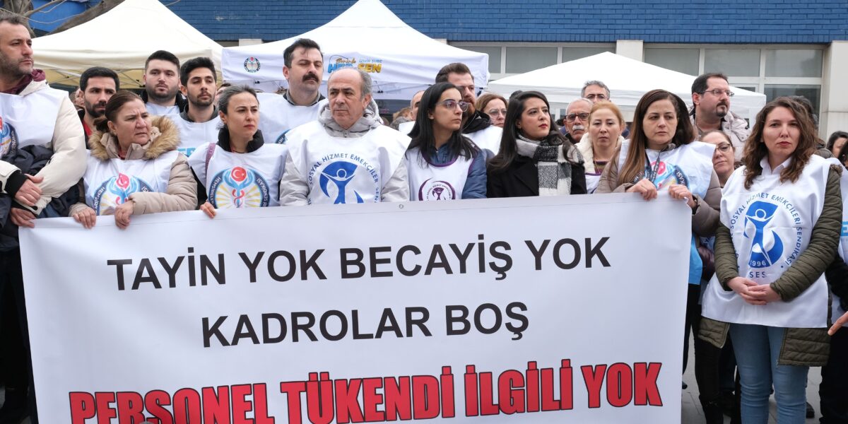 EÜ Hastanesindeki sağlık emekçileri iş bıraktı: Haklarımız ödensin