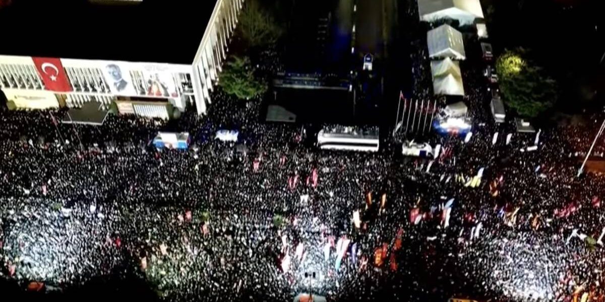 Saray rejiminin, tek adamın baskılarına boyun eğmeyeceğiz!