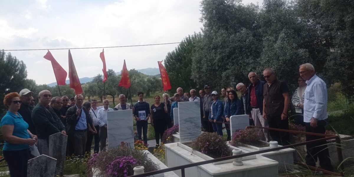 Emek Partili Münür Alikoç, ölümünün 2. yılında mezarı başında anıldı