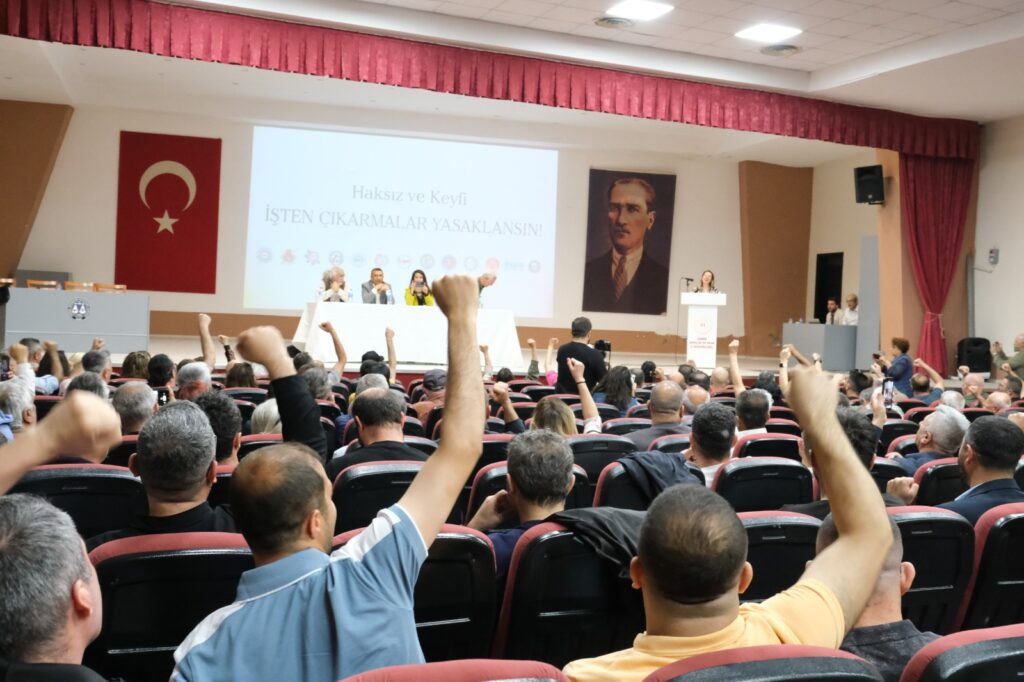 İzmir’de Sendikal Haklar ve Özgürlükler Kurultayı: Taleplerimiz için birlikte mücadeleyi yükselteceğiz