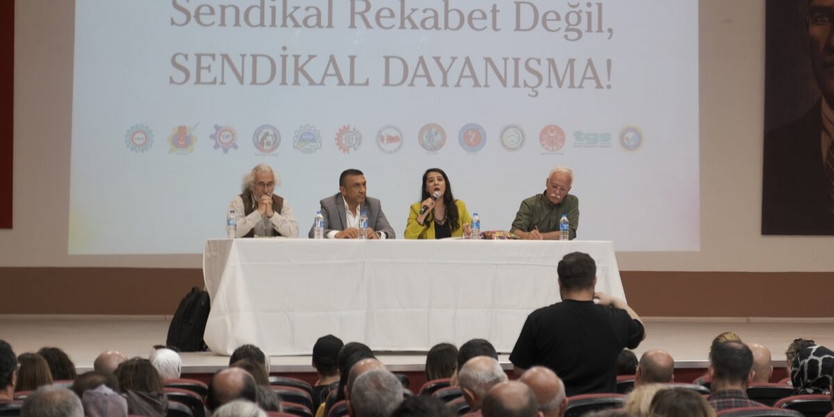 İzmir’de Sendikal Haklar ve Özgürlükler Kurultayı: Taleplerimiz için birlikte mücadeleyi yükselteceğiz