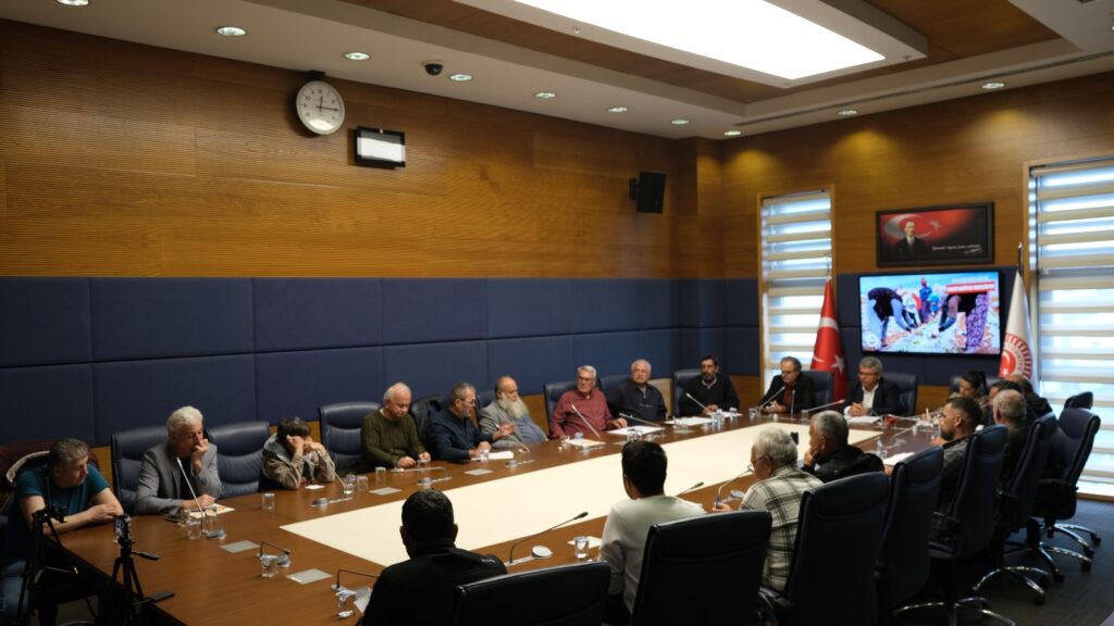 Tarım alanlarını don vurdu. Çiftçiye göstermelik değil gerçek anlamda destek verilmelidir.