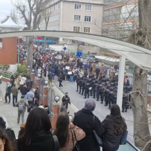 İskender Bayhan: Boykot yapan öğrencilere tehdit ve fișleme yapılıyor