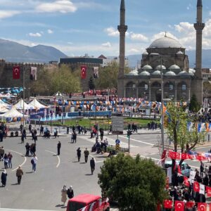 EMEP’ten Kayseri Belediyesine ‘pastırma’ tepkisi: Halkın değil, sarayın belediyesisiniz