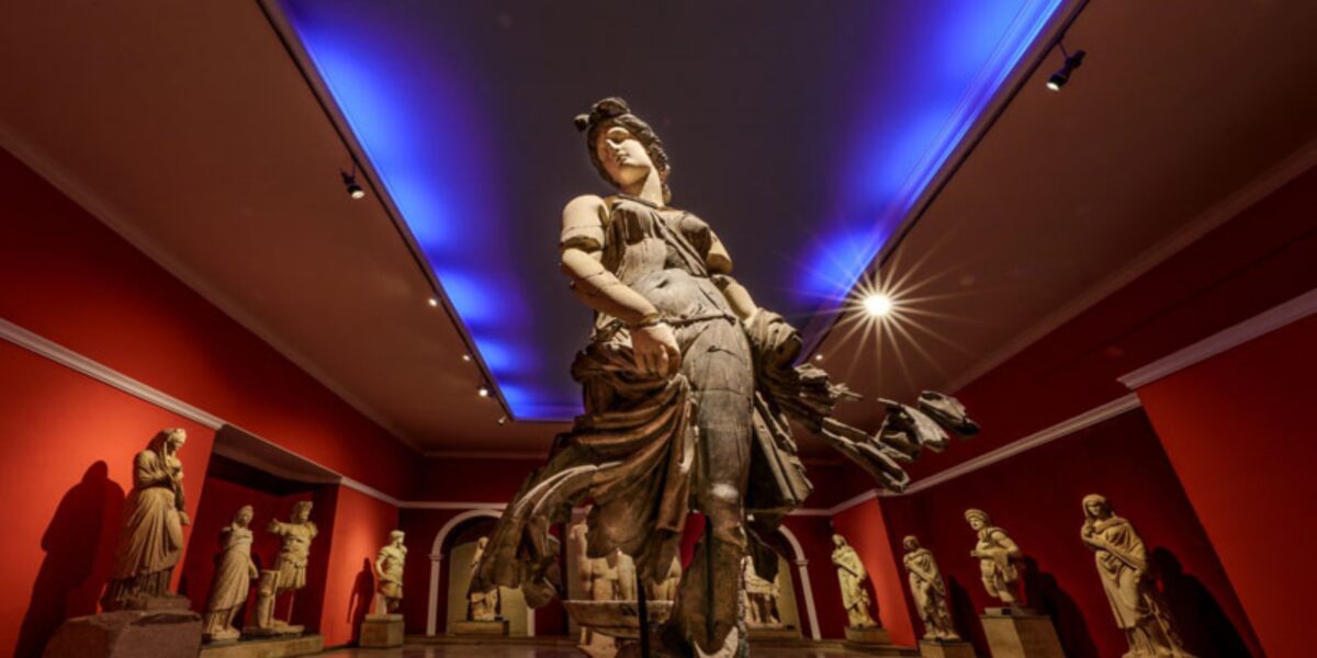 Karaca’dan Bakan Ersoy’a: “Mimarlık mirasını yok ediyorsunuz” 