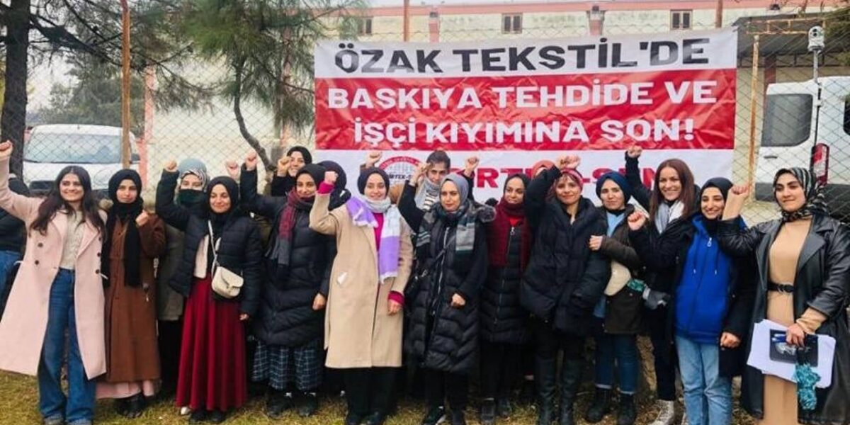 Karaca, BİRTEK-SEN’in tekstilde çalışan kadın işçilerle ilgili raporunu Meclise taşıdı Karaca, BİRTEK-SEN’in tekstilde çalışan kadın işçilerle ilgili raporunu Meclise taşıdı