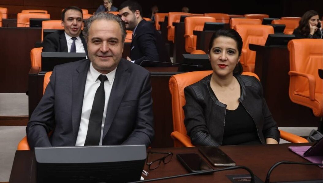 YİNE TEŞVİK, YİNE SÖMÜRÜ, YİNE YASAK: EMEP MİLLETVEKİLLERİ ŞIK MAKAS İŞÇİLERİNİ SORDU YİNE TEŞVİK, YİNE SÖMÜRÜ, YİNE YASAK: EMEP MİLLETVEKİLLERİ ŞIK MAKAS İŞÇİLERİNİ SORDU