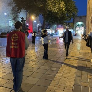 EMEP Kayseri İl Örgütü katliamın 2. yılında Erdoğan’a seslendi: “Ey Amerika” diyorsan, Trump’ın elini sıkmayacaksın EMEP Kayseri İl Örgütü katliamın 2. yılında Erdoğan’a seslendi: “Ey Amerika” diyorsan, Trump’ın elini sıkmayacaksın