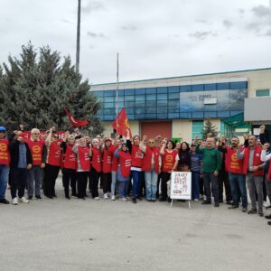 EMEP’ten Smart Solar işçilerine dayanışma ziyareti: “Bu grev, insanca yaşamak isteyen tüm işçilerin grevi”