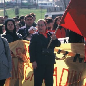 Sennur Sezer’e, şaire, yoldaşımıza; o ısrar ve kavga elçisine hayranlık ve kıymetle… Sennur Sezer’e, şaire, yoldaşımıza; o ısrar ve kavga elçisine hayranlık ve kıymetle…