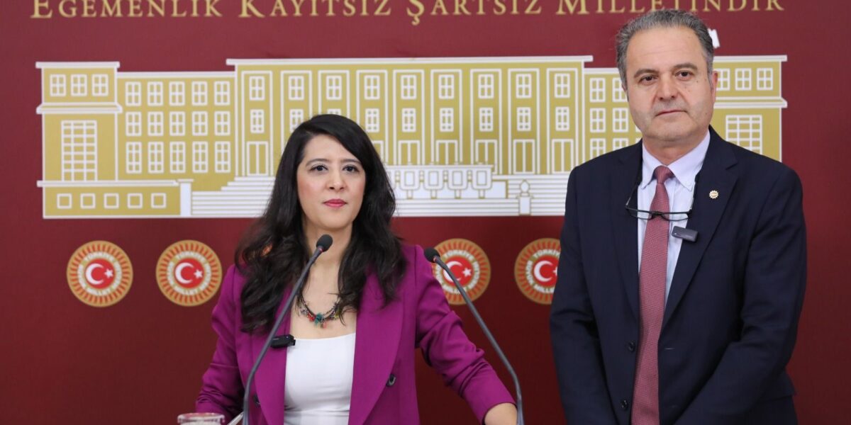 10 Ekim Ankara Katliamı’nın 10.yılı | EMEP Milletvekilleri MİT ile IŞİD arasındaki ilişkiyi sordu 10 Ekim Ankara Katliamı’nın 10.yılı | EMEP Milletvekilleri MİT ile IŞİD arasındaki ilişkiyi sordu