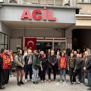 Emek Partisi, direnişteki Özel Okmeydanı Hastanesi emekçilerini ziyaret etti.