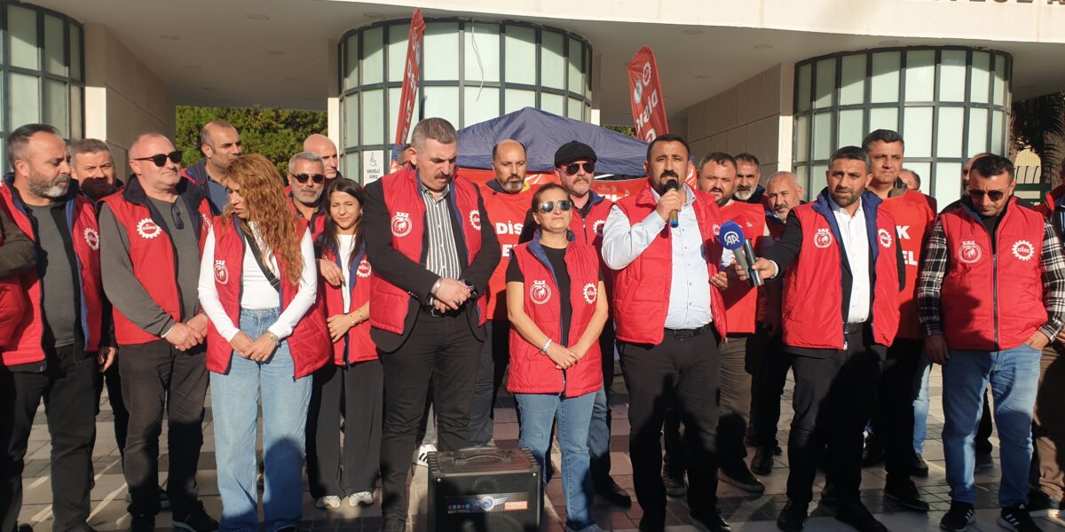 İzmir’de Genel-İş’in oturma eylemi 4. gününde son buldu: EMEP ve KESK ziyaret etti