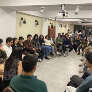 Emek Partisi Milletvekili Sevda Karaca, İzmir’de gençlerle buluştu