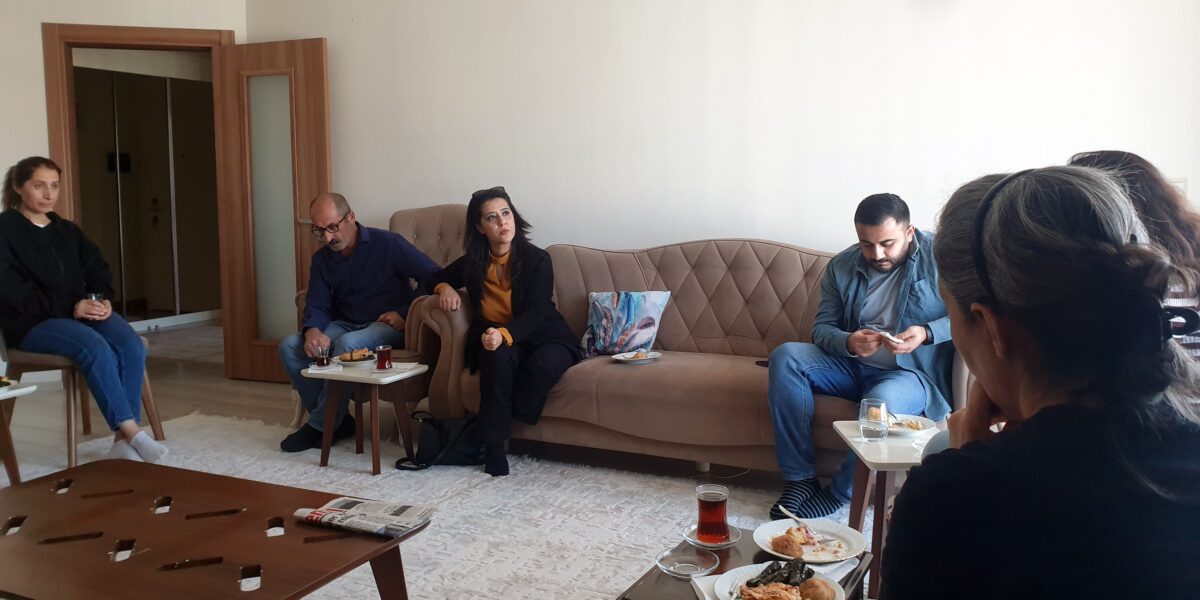 Sevda Karaca katledilen işçilerin ailelerini ziyaret etti: ‘İş cinayeti davalarını gündemde tutmalıyız’