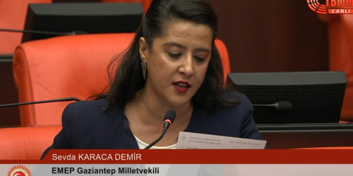 ‘Sağlık emekçileri ıssız arazide bırakıldı’ iddiası Meclis’te | Sevda Karaca: Bu bir yaşam hakkı ihlali