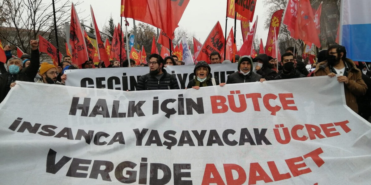 AÇLIK ÜCRETİNİ KABUL ETMİYORUZ!