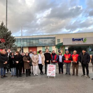 Grev 80 gündür sürüyor: EMEP Milletvekili Bayhan Smart Solar işçilerini ziyaret etti