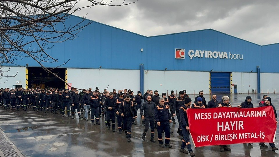 Genel Başkan Seyit Aslan: MESS’in yeni teklifi kabul edilemez; metal işçileri sadaka değil, hakkını istiyor Genel Başkan Seyit Aslan: MESS’in yeni teklifi kabul edilemez; metal işçileri sadaka değil, hakkını istiyor