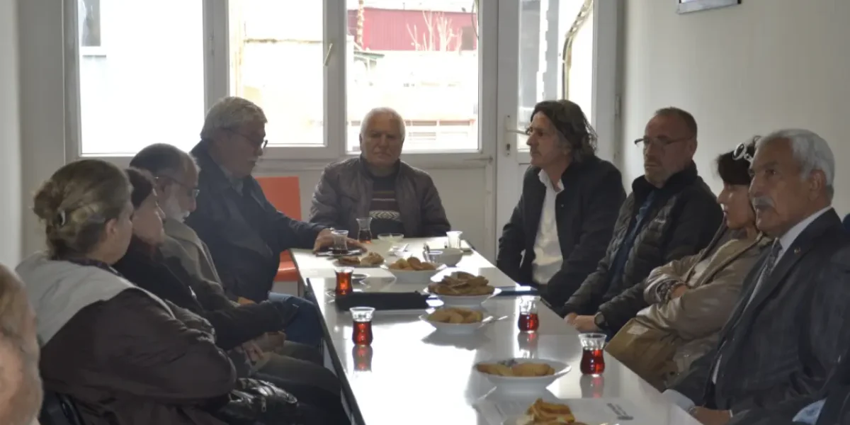 Adana’da emeklilerden EMEP’e ziyaret: Emekliler sefalet ücretini kabul etmiyor