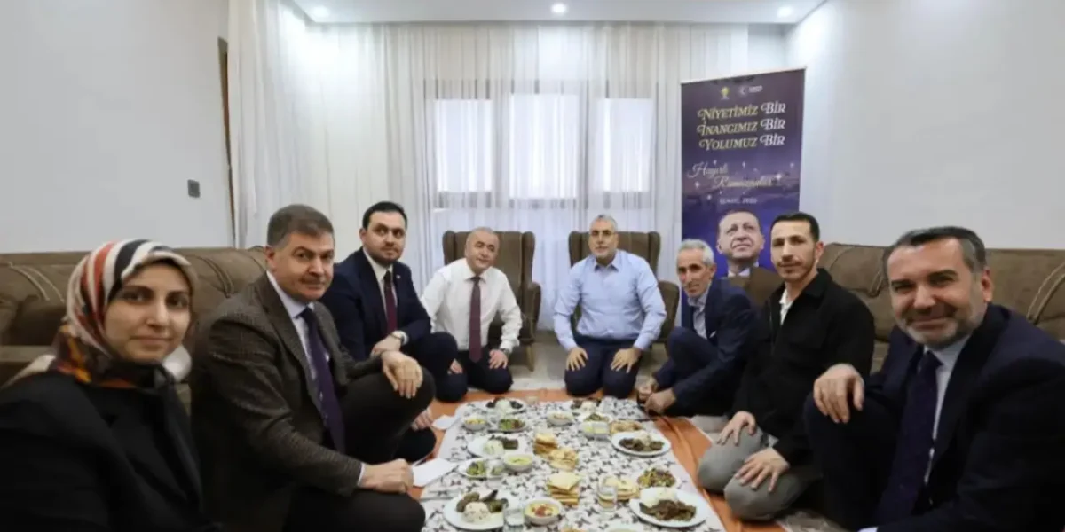 Depremzedenin sofrasında AKP propagandasına EMEP’ten tepki: ‘Depremzedenin acısı siyasete alet edilemez’