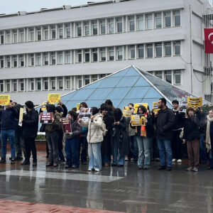 Erdoğan için OHAL ilan edilen Boğaziçi’de öğrencilerden tepki: ‘Kampüsümüz gövde gösterisi için ablukaya alındı’