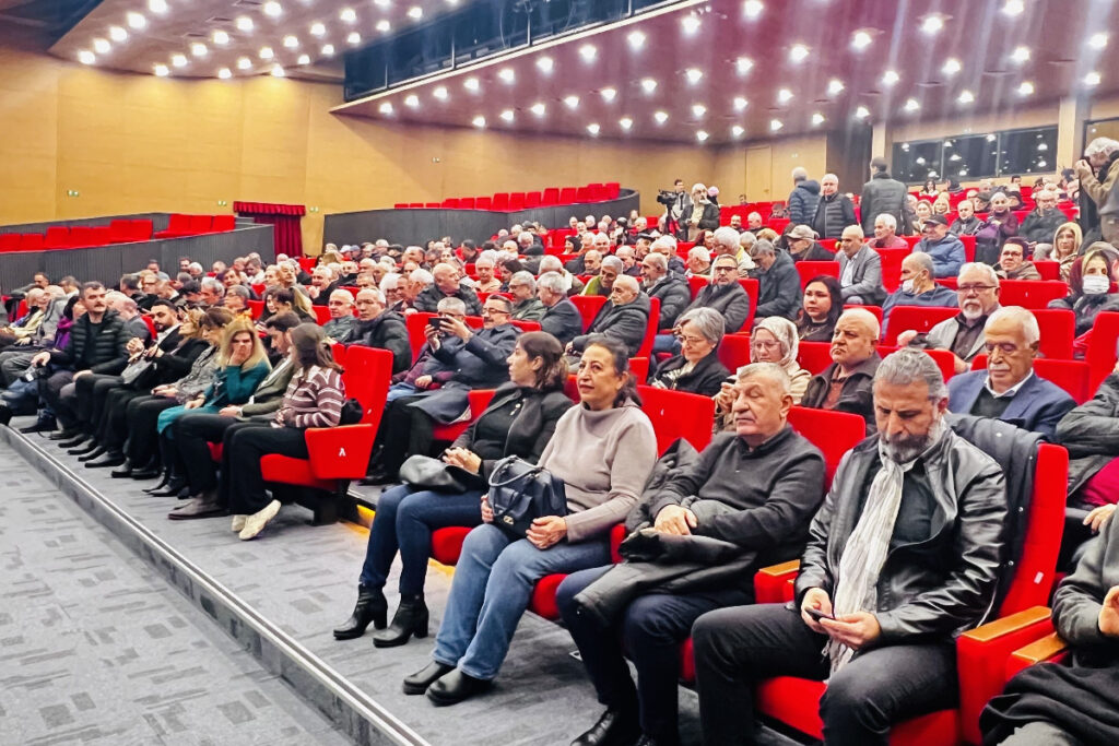 'Türkiye Geleceğini Arıyor' panelinde birleşik mücadele çağrısı yapıldı