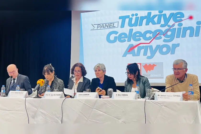 ‘Türkiye Geleceğini Arıyor’ panelinde birleşik mücadele çağrısı yapıldı
