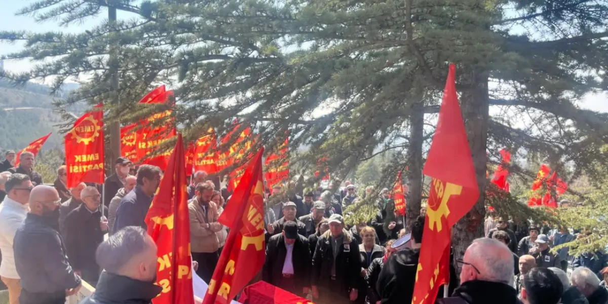 EMEP üyesi Celal Aygün son yolculuğuna uğurlandı: ‘Her anını işçi sınıfı mücadelesi için örgütlerdi’