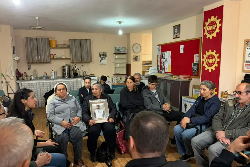 Karaca iş cinayeti mağduru aileler ile bir araya geldi: ‘Adalet patronlardan yana işliyor’ Karaca iş cinayeti mağduru aileler ile bir araya geldi: ‘Adalet patronlardan yana işliyor’