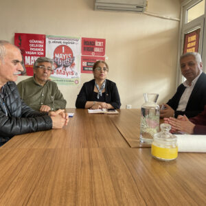 Emek Partisinden DİSK/Gıda-İş’e 1 Mayıs ziyareti: ‘Yoksulluğa ve savaşa karşı alanlardayız’