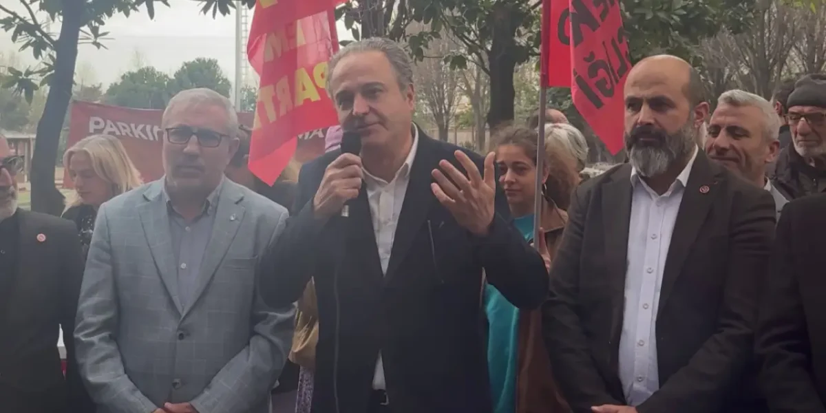 İskender Bayhan: ‘Deprem toplanma alanına göz dikmekten vazgeçin’