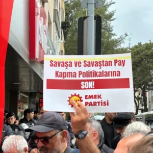İzmir’de NATO’ya karşı ortak ses: ‘Katil ABD Ortadoğu’dan defol’