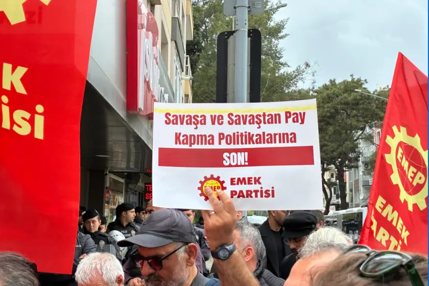 İzmir’de NATO’ya karşı ortak ses: ‘Katil ABD Ortadoğu’dan defol’