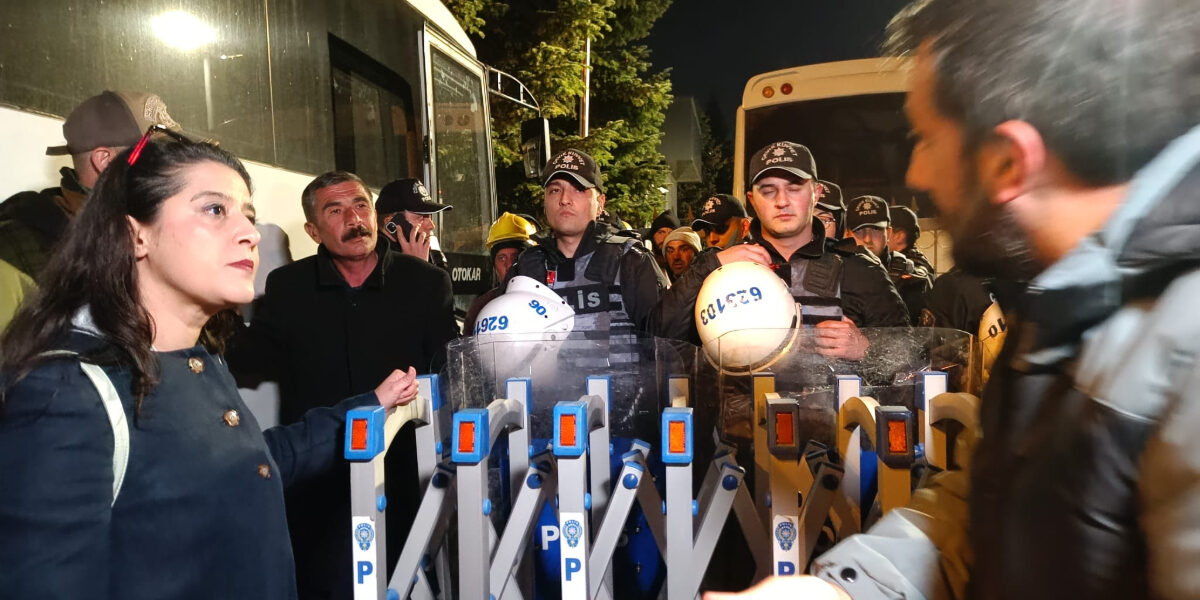 EMEP’li Karaca’dan Doruk Madencilik işçilerine ziyaret: Abluka talimatını kimden aldınız?