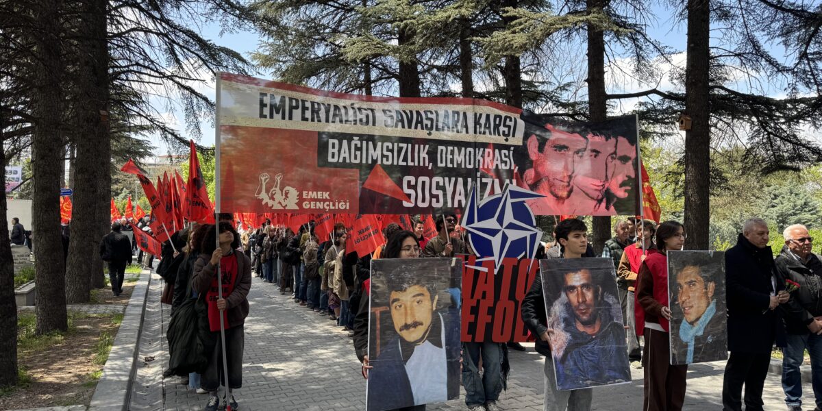’68 Devrimci Gençlik Hareketi Önderleri mezarları başında anıldı: “Emperyalizmin işbirlikçileri bugün de Trump’a secde duruyor”