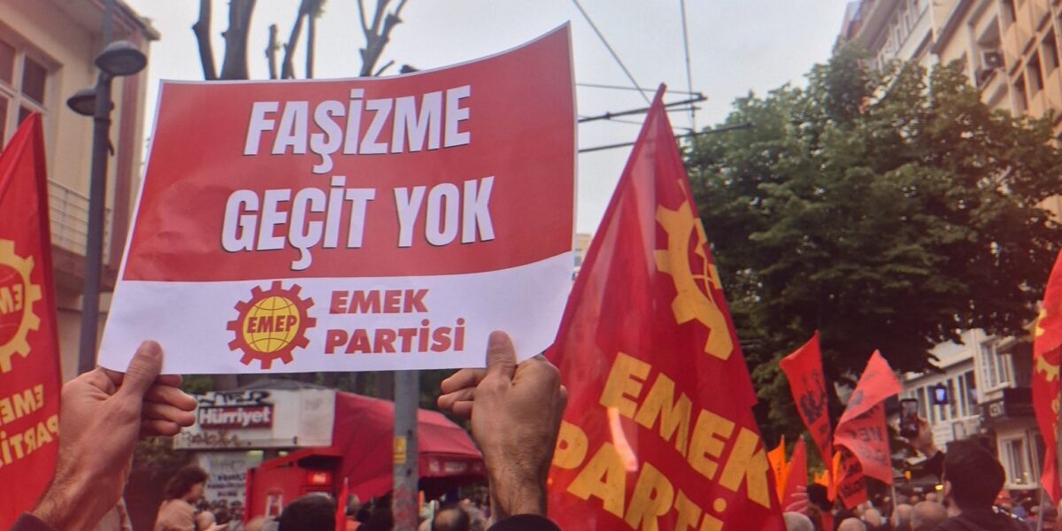 Saray rejimine teslim olmayacağız.