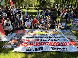 Öğretmenlerimizi yalnız bırakmayacağız.