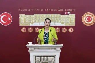 Karaca: Seçilmişlere yönelik tehditler halkın siyaset yapma hakkına saldırıdır Karaca: Seçilmişlere yönelik tehditler halkın siyaset yapma hakkına saldırıdır