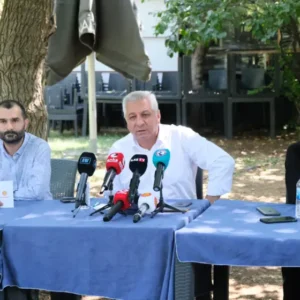 Seyit Aslan: “Bizim ‘evet’imiz mücadeleye yol açmak için” Seyit Aslan: “Bizim ‘evet’imiz mücadeleye yol açmak için”