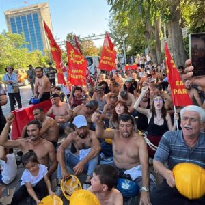 Baskılar, gözaltılar ve tutuklamalar işçilerin örgütlü mücadelesini durduramayacak.