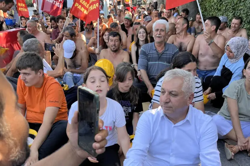 Genel Başkan Aslan, direnişteki maden işçilerini ziyaret etti: Farklı sendikalardaki işçilere ‘mücadelemizi birleştirelim’ çağrısı Genel Başkan Aslan, direnişteki maden işçilerini ziyaret etti: Farklı sendikalardaki işçilere ‘mücadelemizi birleştirelim’ çağrısı