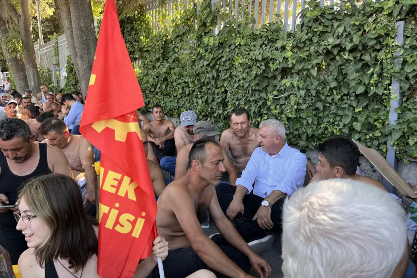 Genel Başkan Aslan, direnişteki maden işçilerini ziyaret etti: Farklı sendikalardaki işçilere 'mücadelemizi birleştirelim' çağrısı Genel Başkan Aslan, direnişteki maden işçilerini ziyaret etti: Farklı sendikalardaki işçilere 'mücadelemizi birleştirelim' çağrısı