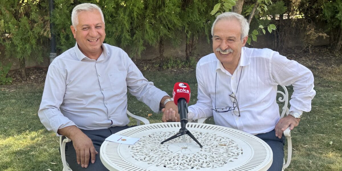 EMEP Genel Başkanı Seyit Aslan’dan Dr. Adnan Selçuk Mızraklı’ya ziyaret EMEP Genel Başkanı Seyit Aslan’dan Dr. Adnan Selçuk Mızraklı’ya ziyaret
