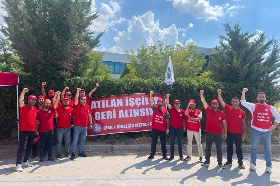 Karaca Panelsan direnişini Meclis gündemine getirdi: Bakanlığınız patron düzenine sessiz mi kalmaktadır? Karaca Panelsan direnişini Meclis gündemine getirdi: Bakanlığınız patron düzenine sessiz mi kalmaktadır?