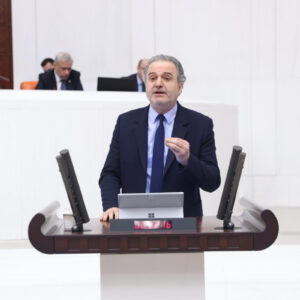 İskender Bayhan fon vurgununa ilişkin konuştu: ‘Emeğinizin karşılığını istediğinizde, ‘kaynak yok’ diyenlerden hesap sorun’ İskender Bayhan fon vurgununa ilişkin konuştu: ‘Emeğinizin karşılığını istediğinizde, ‘kaynak yok’ diyenlerden hesap sorun’