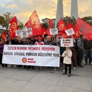 EMEP’ten ‘iş cinayetleri’ ve ‘fon vurgunu’ eylemi: ‘Bu sömürü düzeninizi emekçiler başınıza yıkacak’